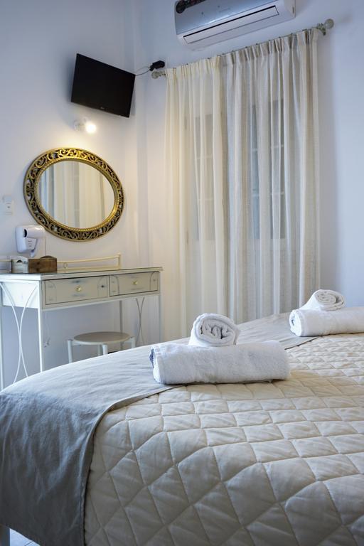 Casa Nostra Mykonos Boutique Rooms & Studios 格拉斯托斯 外观 照片